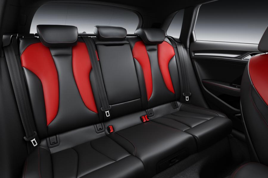 Интерьер Audi S3 Sportback (8V) 2016 года  (WW) (фото 13 из 17)